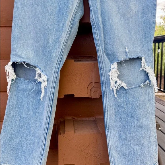 Abercrombie Curve Love 90s Ultra High Rise Straight Jeans - Picture 11 of 16